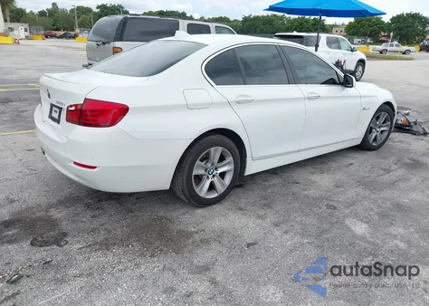 2013 BMW 528 из США, поврежденный, VIN WBAXG5C50DDY37857